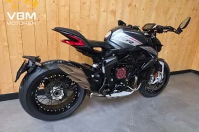 MV Agusta Dragster 800 (2021) thumbnail 3
