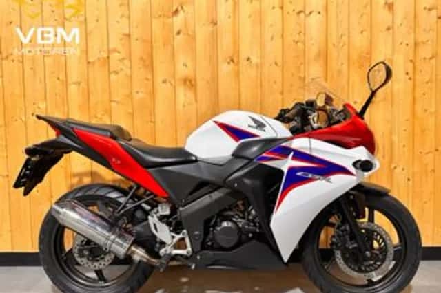 Honda CBR125R (2011) thumbnail 1
