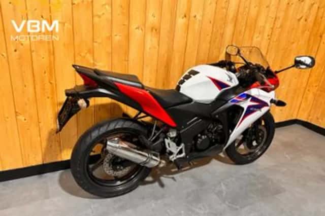 Honda CBR125R (2011) thumbnail 3
