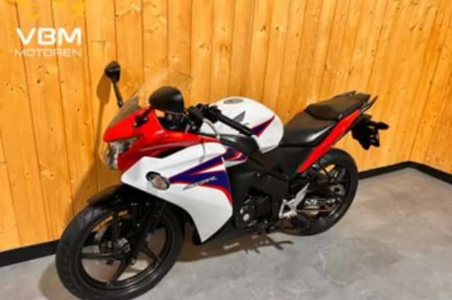 Honda CBR125R (2011) thumbnail 6