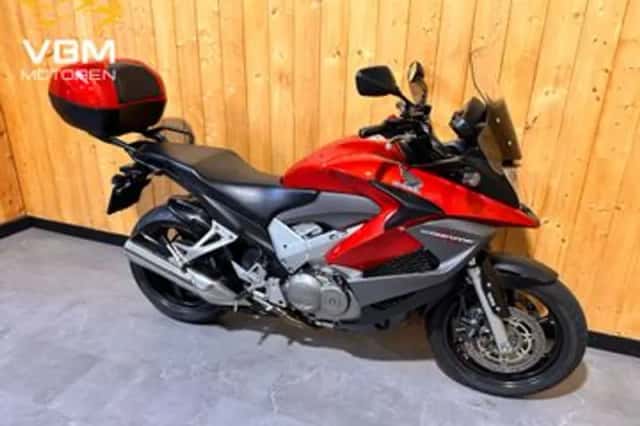 Honda VFR800 (2012) thumbnail 2