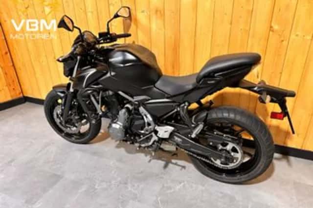 Kawasaki Z650 (2017) thumbnail 4