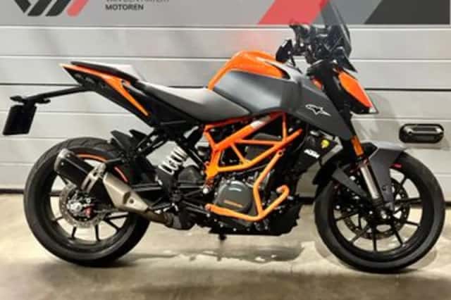 KTM 390 Duke (2024) thumbnail 1