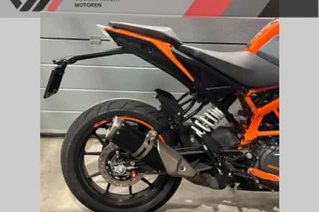 KTM 390 Duke (2024) thumbnail 3