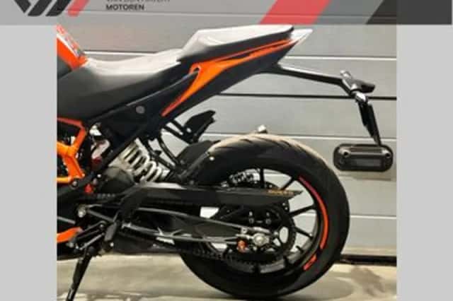 KTM 390 Duke (2024) thumbnail 6