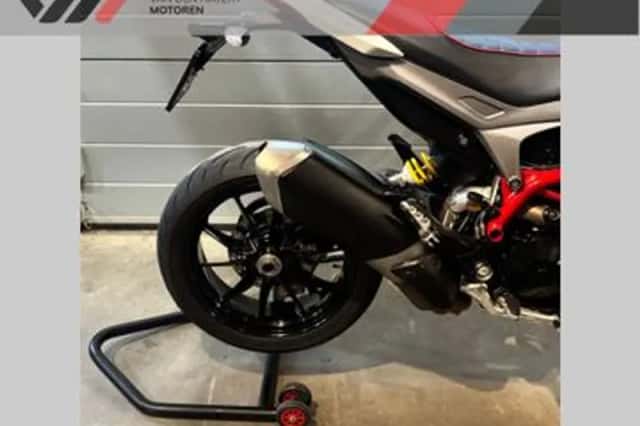 Ducati Hypermotard 939 (2016) thumbnail 3
