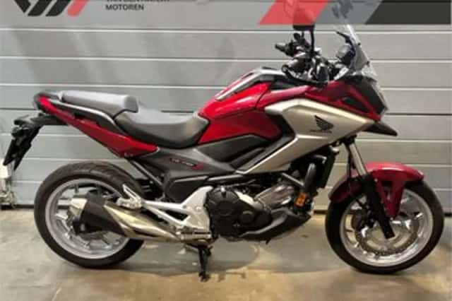 Honda NC750X (2017) thumbnail 1
