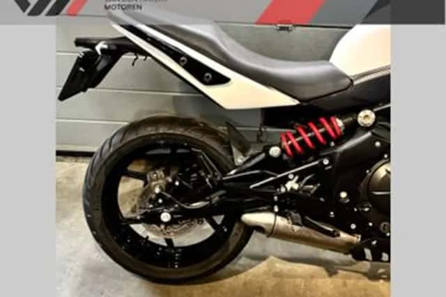 Kawasaki Er-6n (2009) thumbnail 4