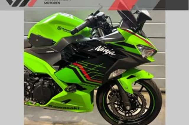 Kawasaki Ninja 400 (2024) thumbnail 2