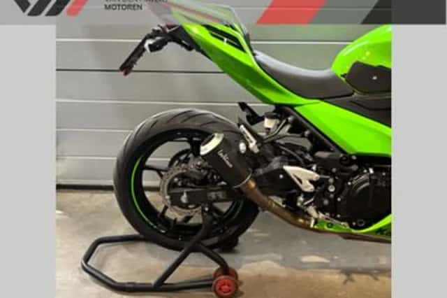 Kawasaki Ninja 400 (2024) thumbnail 3
