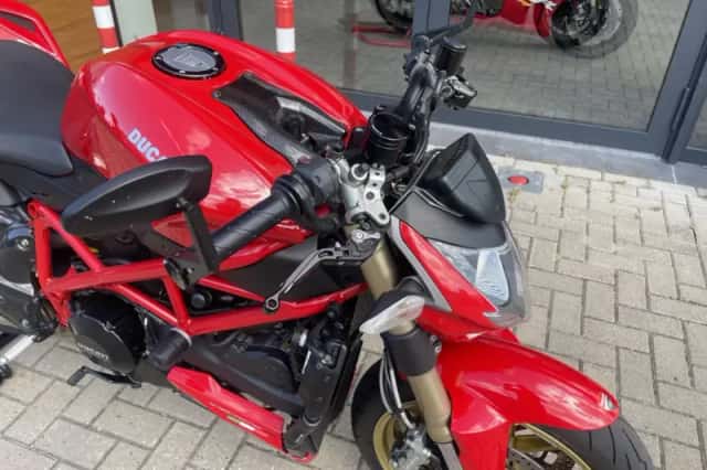 Ducati Streetfighter 848 (2013) thumbnail 4