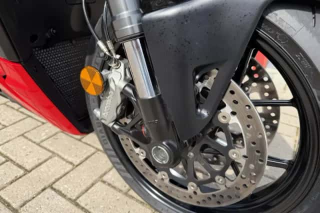Ducati Streetfighter V2 (2022) thumbnail 6