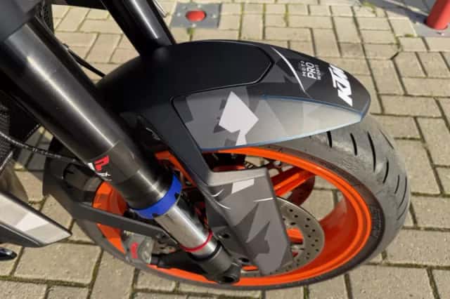 KTM 1290 Super Duke R EVO (2023) thumbnail 5