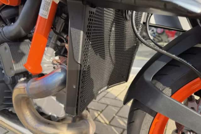 KTM 1290 Super Duke R EVO (2023) thumbnail 6
