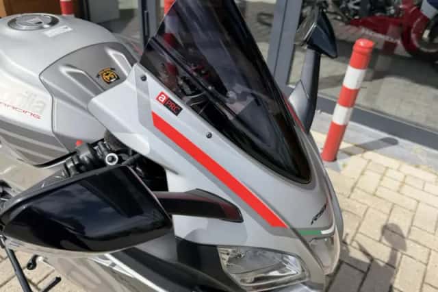 Aprilia RSV4 (2009) thumbnail 4