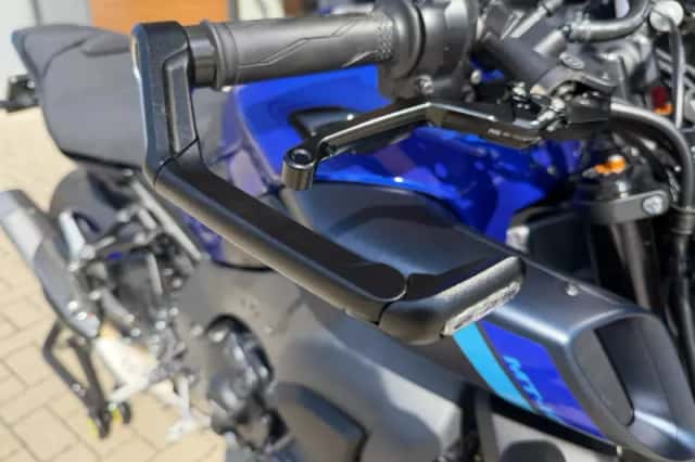 Yamaha MT-10 (2024) thumbnail 4
