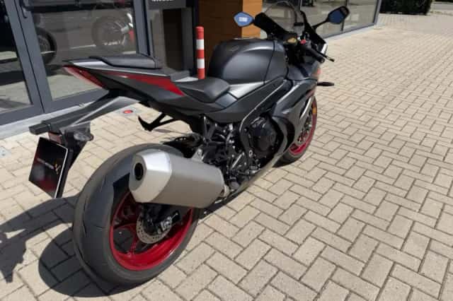 Suzuki GSX-R1000A (2017) thumbnail 3