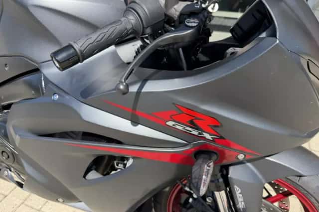 Suzuki GSX-R1000A (2017) thumbnail 6