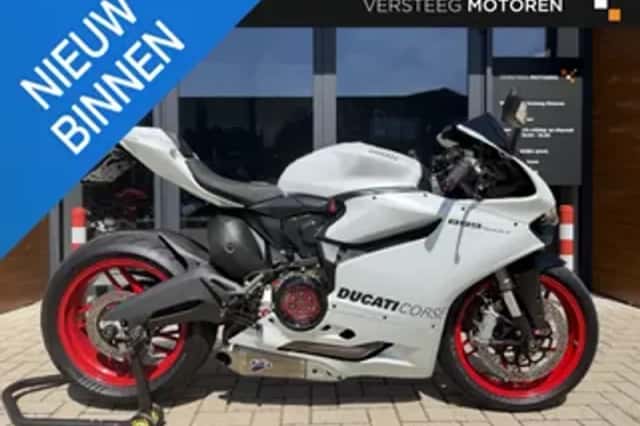Ducati 899 Panigale (2014) thumbnail 1