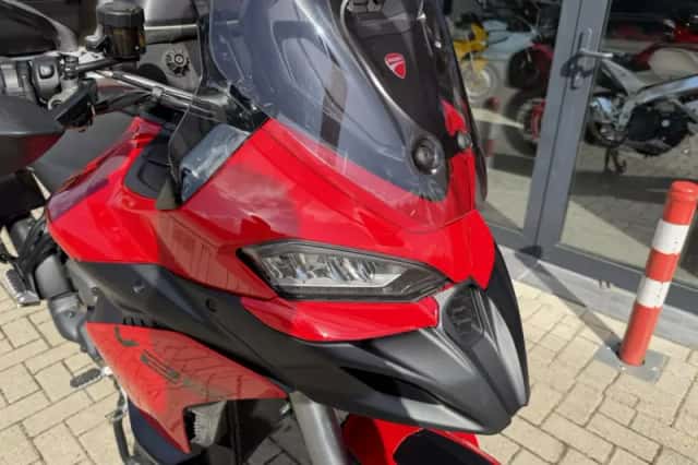 Ducati Multistrada V2 S (2025) thumbnail 5