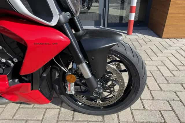 Ducati Diavel V4 (2023) thumbnail 6