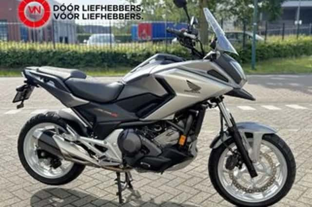 Honda NC750X (2017) thumbnail 1
