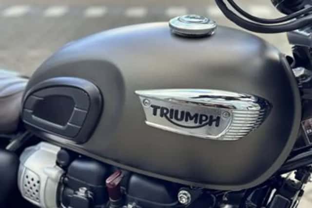 Triumph Bonneville T100 (2020) thumbnail 2