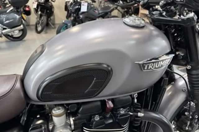 Triumph T120 Bonneville (2018) thumbnail 2