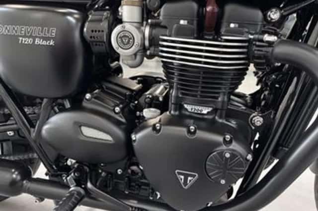 Triumph T120 Bonneville (2018) thumbnail 3