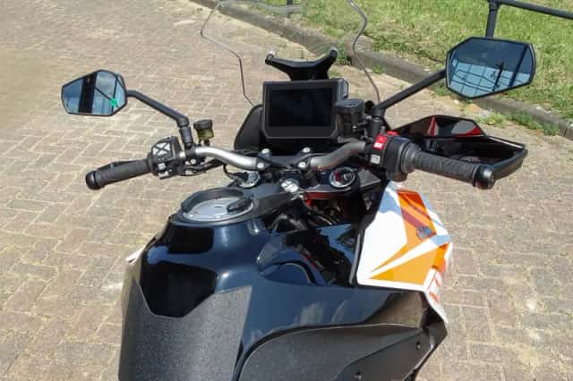 KTM 1290 Super Duke GT (2021) thumbnail 5