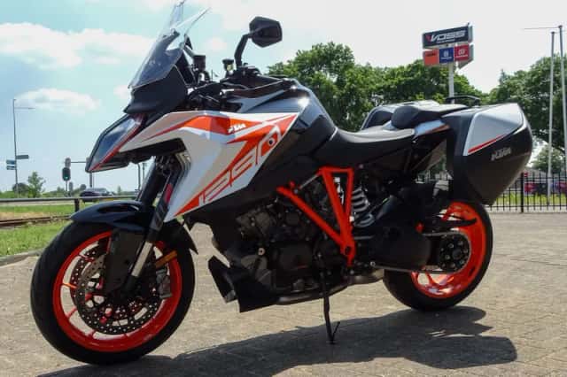 KTM 1290 Super Duke GT (2021) thumbnail 6