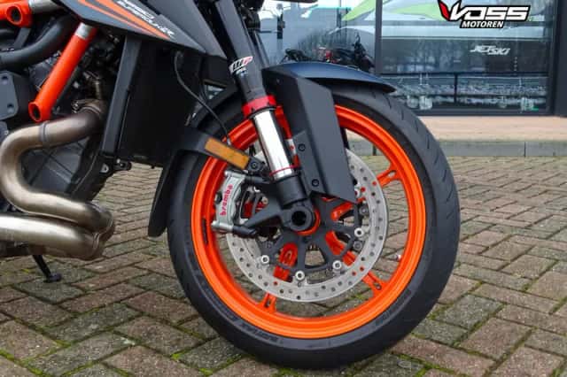 KTM 1290 Super Duke R (2021) thumbnail 3