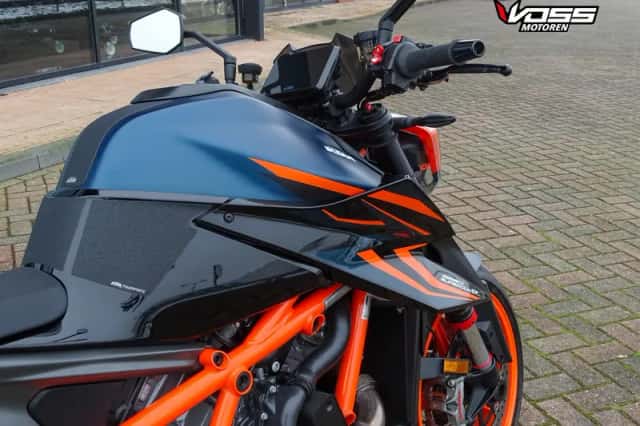 KTM 1290 Super Duke R (2021) thumbnail 4
