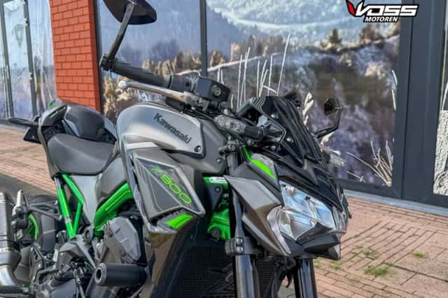 Kawasaki Z900 (2024) thumbnail 3