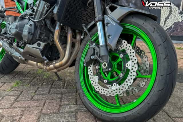 Kawasaki Z900 (2024) thumbnail 4