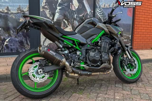 Kawasaki Z900 (2024) thumbnail 5