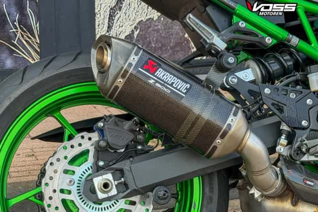 Kawasaki Z900 (2024) thumbnail 6