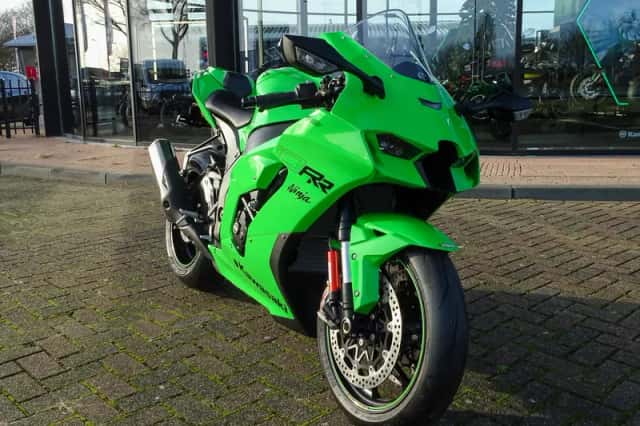 Kawasaki ZX-10RR (2024) thumbnail 2