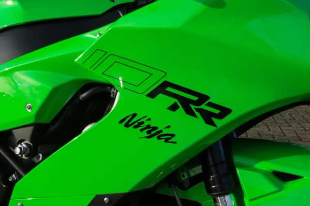 Kawasaki ZX-10RR (2024) thumbnail 3