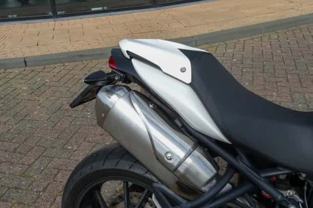 Triumph SPEED TRIPLE 1050 (2013) thumbnail 4