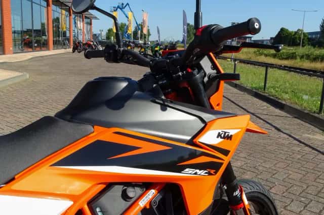 KTM SMC 125 (2025) thumbnail 3