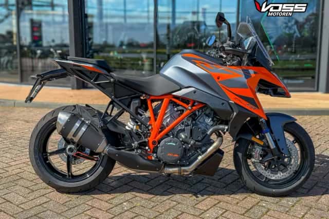 KTM 1290 Super Duke GT (2025) thumbnail 1