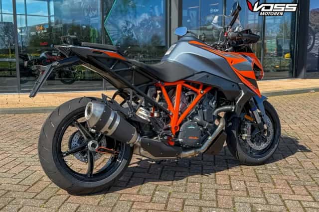 KTM 1290 Super Duke GT (2025) thumbnail 3