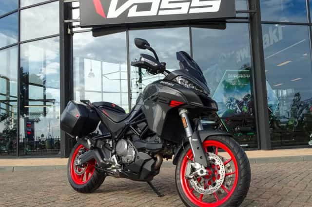 Ducati Multistrada V2 S (2022) thumbnail 1