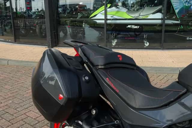 Ducati Multistrada V2 S (2022) thumbnail 4