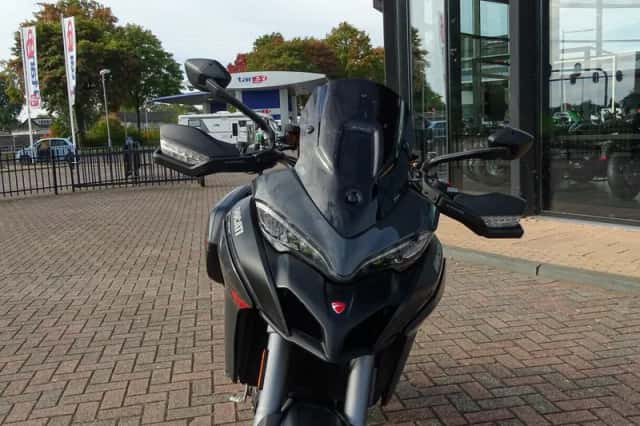 Ducati Multistrada V2 S (2022) thumbnail 6