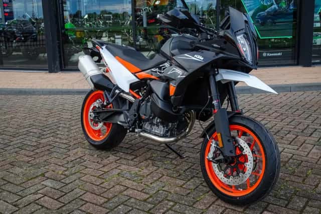 KTM 890 SMT (2025) thumbnail 2
