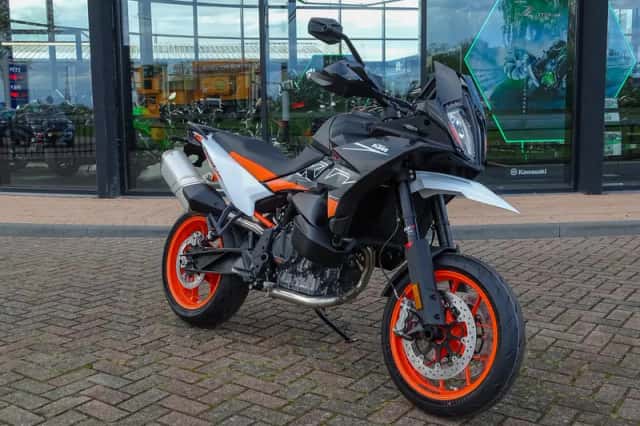 KTM 890 SMT (2025) thumbnail 3