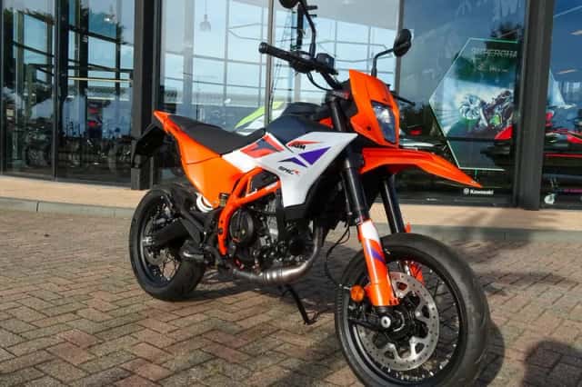KTM SMC 390 (2025) thumbnail 2