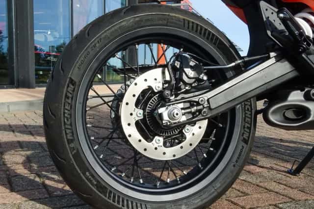 KTM SMC 390 (2025) thumbnail 4